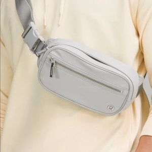Lululemon Wanderlust Belt Bag 1.8L - Vapor